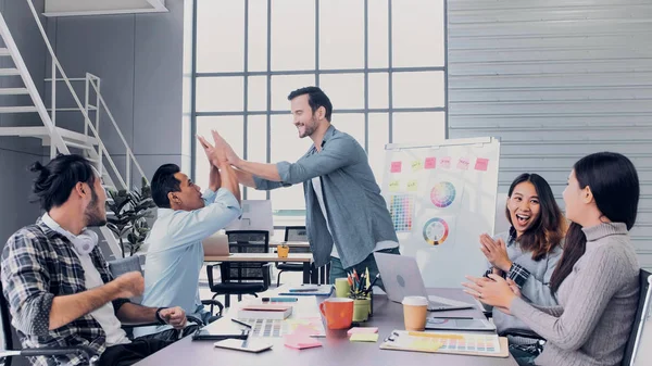 Creative Director Team Lead Clap Hand Designer Team Meeting Table — Stock Photo, Image