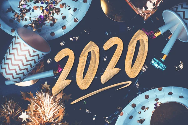 2020 年新年快乐 手刷 在大理石桌子上的字体 — 图库照片