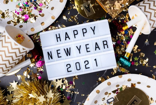 Feliz Año Nuevo 2021 Caja Luz Con Taza Del Partido — Foto de Stock