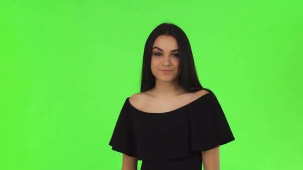 Szép prom queen egy koronát visel a háttér chroma-key — Stock videók