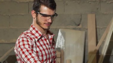 Ağaç kabuğu çıkarılmış tane ürünleri, mobilya yapım profesyonel marangoz