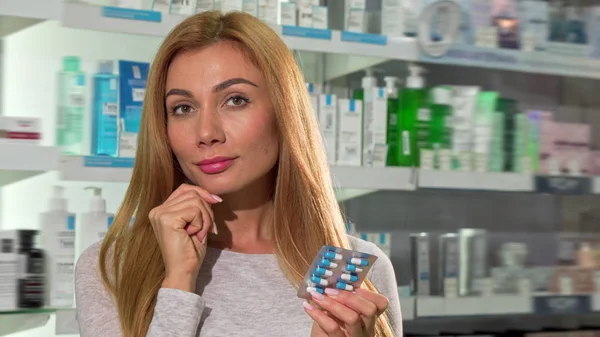 Güzel kadın eczane, hap almayı düşünüyorum karışık arıyorsunuz