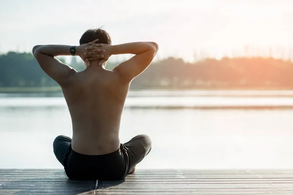 Hombre Joven Yoga Aire Libre — Foto de Stock