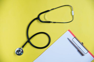 Doktor masasının üst görünümü