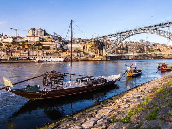 Porto Portugal Februari 2018 Rabelo Båtar Floden Douro Gamla Stan — Stockfoto
