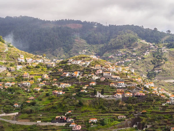 葡萄牙马德拉岛上的房屋和景观景观 — 图库照片