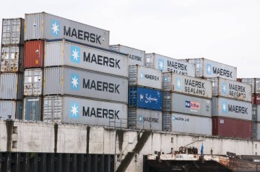 Melnik, Çek Cumhuriyeti, 16 Haziran 2018, Maersk Deniz konteynerler melnik Harbor