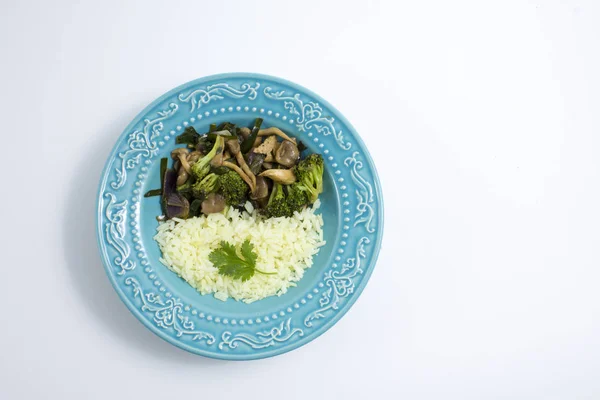 sebze ve mantar çorbası ile pirinç