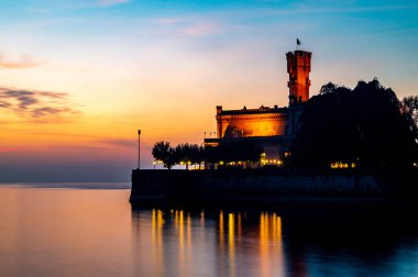 Constance Gölü üzerinde Castle Montfort Langenargen yaz tatili