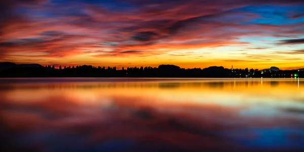 Pôr Sol Colorido Lago Constança Com Nuvens Coloridas Céu — Fotografia de Stock