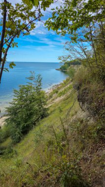 Nordperd kayalıklarında panorama ile yürüyüş yapmak Ghren Ruegen