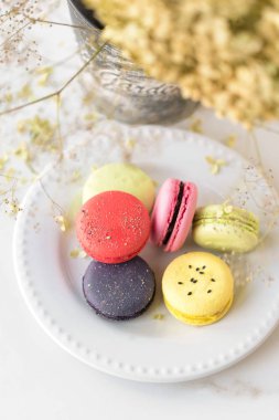 Tablo renkli macaroons