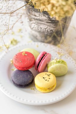 Tablo renkli macaroons