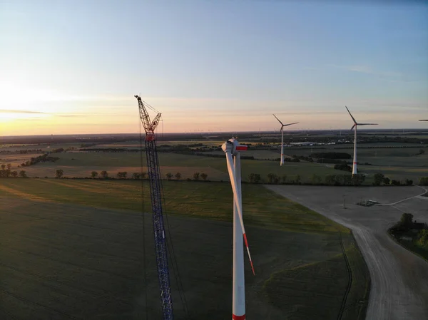 Pemandangan Udara Dari Lokasi Konstruksi Turbin Angin Dengan Derek Padang — Stok Foto