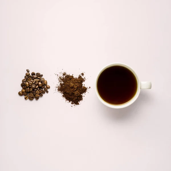 Kreativa Koncept Foto Kopp Bönor Och Instant Kaffe Grå Bakgrund — Stockfoto