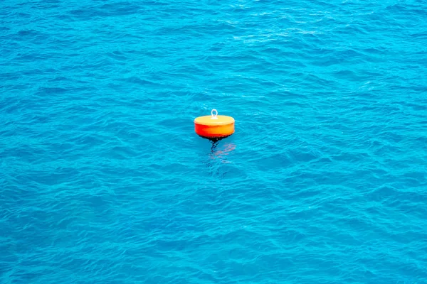 Boya Roja Mar Azul Una Boya Dispositivo Flotante Que Puede — Foto de Stock