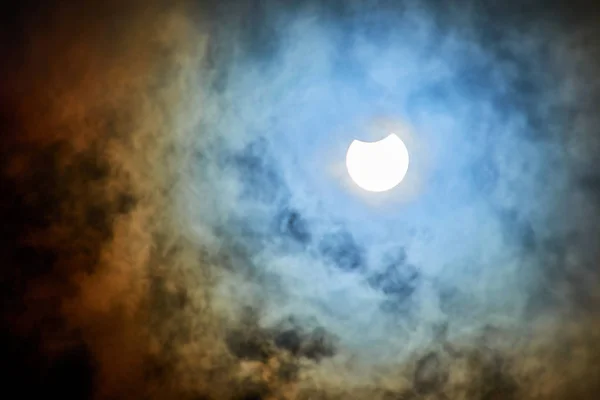 Eclipse Solar Dia Nublado Eclipse Solar Parcial Dia Nublado — Fotografia de Stock