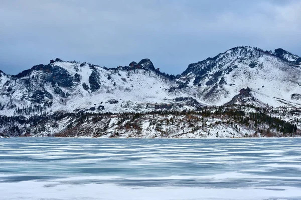 Lake Zhasybay Winterochtend Bayanaul Nationaal Park Kazachstan — Stockfoto