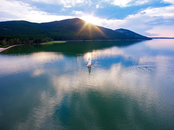 Catamarans Naviguant Sur Lac Imantau Coucher Soleil Vue Haut Coucher — Photo