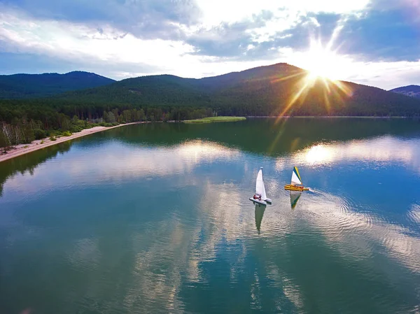 Catamarans Naviguant Sur Lac Imantau Coucher Soleil Vue Haut Coucher — Photo