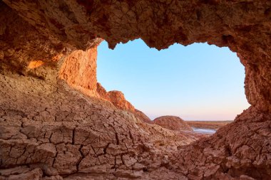 Tebeşir dağlar Akzhar.Colored tebeşir oluşumların Akzhar Dağları'nda yer alan bir kemer Merkez Kazakistan'da yer alan.