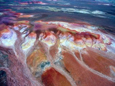 Akzhar Dağları 'nda renkli tebeşir oluşumları, Kazakistan. Akzhar Dağları 'nda renkli tebeşir oluşumlar merkezi Kazakistan bulunmaktadır.