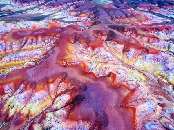 Akzhar Dağları 'nda renkli tebeşir oluşumları, Kazakistan. Akzhar Dağları 'nda renkli tebeşir oluşumlar merkezi Kazakistan bulunmaktadır.