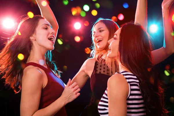 Happy Girls Zabawa Dansing Imprezie — Zdjęcie stockowe