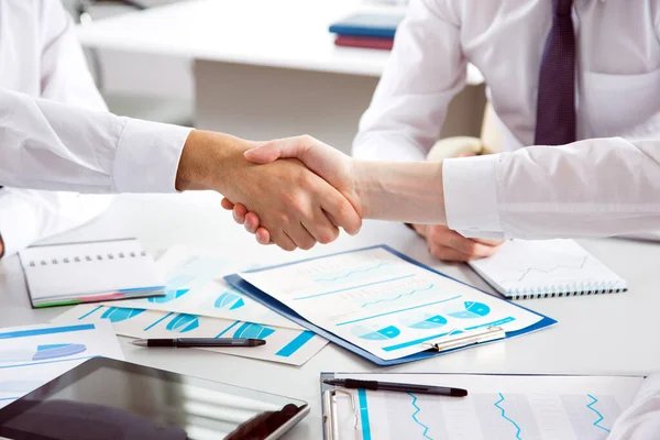 Close Business People Shaking Hands Office — Stock Photo, Image