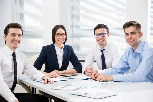 Young Business People Office Smiling Looking Camera — Stock Photo, Image