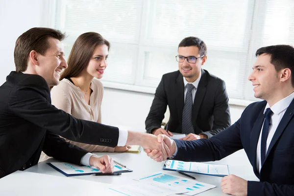 Business People Shaking Hands Office — Stock Photo, Image