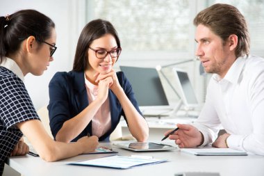 Genç işadamı meslektaşlarına yeni bir proje açıkladı