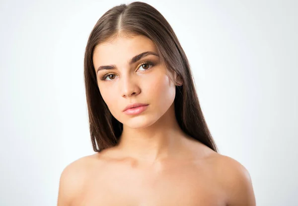 Vackert Ansikte Ung Kvinna Med Ren Fräsch Hud — Stockfoto