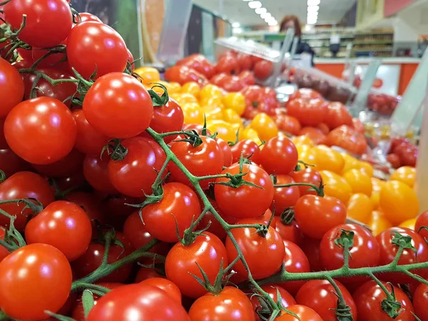 Tomates Cherry Frescos Mercado —  Fotos de Stock