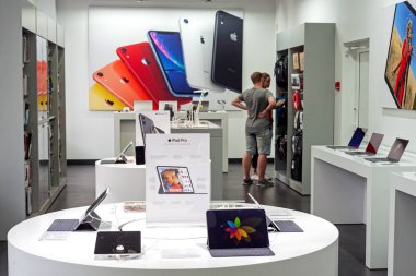 Minsk, Beyaz Rusya, 21 Haziran 2019: Apple Store