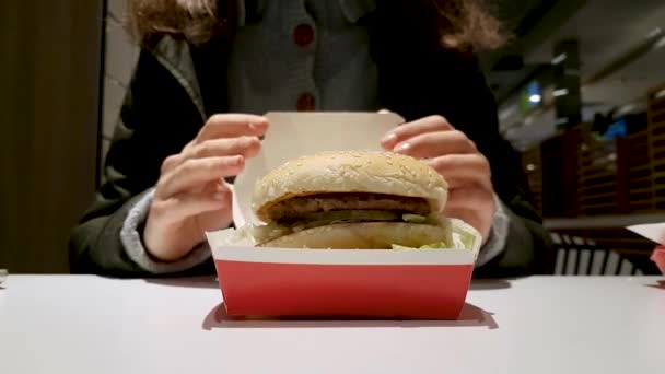 Big Mac Box Mcdonald Restaurant Logo Hands Open Box Big Video Clip