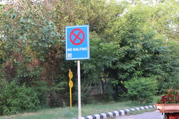 Нью Дели Индия 2020 Уличные Знаки Нужны Остановочной Текстуры Белом — стоковое фото