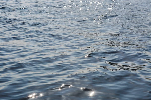 Волнистый Голубой Океан Проблеск Солнечного Света — стоковое фото