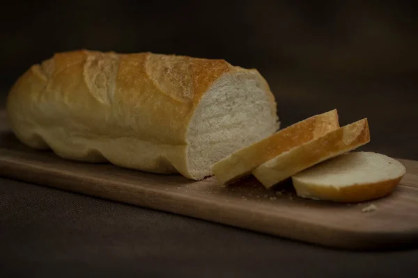 Pão Picado Delicioso Uma Bandeja — Fotografia de Stock