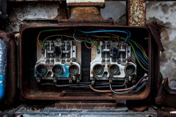 Eski bir kırsal elektrik sisteminin kapanışı