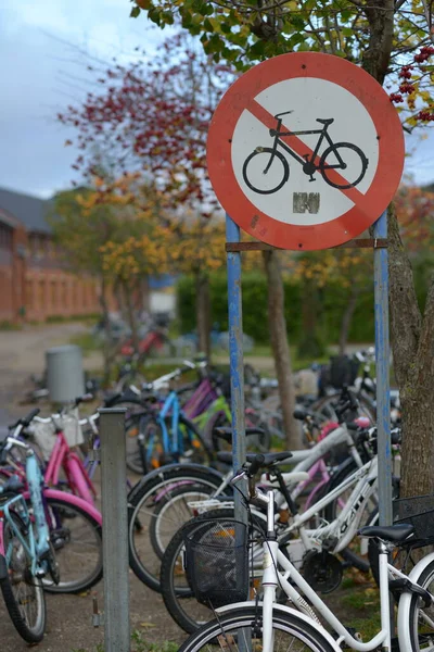 Estacionamento Bicicleta Lugar Estacionamento Sem Bicicleta — Fotografia de Stock