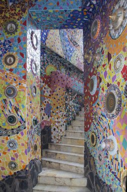 : Phetchabun, Thailand: 4 Ağustos 2016 güzel mozaik dekore edilmiş Wat Pha Sorn Kaew tasarım