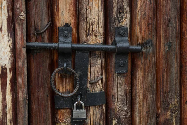 Vintage Porte Brune Bois Avec Serrure Métal Ancienne Poignée Annulaire — Photo