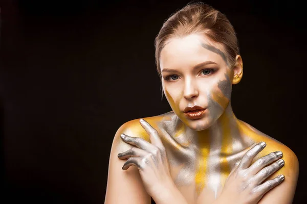 Estúdio Beleza Retrato Mulher Loira Lindo Com Tinta Ouro Prata — Fotografia de Stock