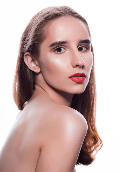 Retrato Beleza Glamour Modelo Morena Com Lábios Vermelhos Ombros Nus — Fotografia de Stock
