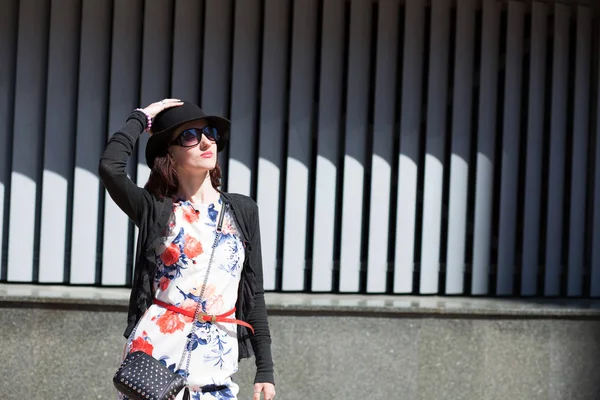 Wonderful Young Woman Wearing Stylish Dress Sunglasses Posing Shutters Street — Stock Photo, Image