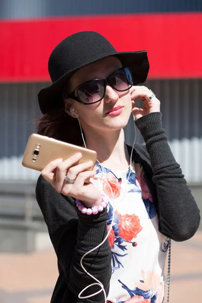 Glorious Young Woman Wearing Trendy Hat Sunglasses Listening Music Her — Stock Photo, Image