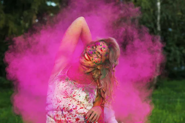 Laughing Caucasian Girl Curly Hair Posing Cloud Pink Dry Paint — Stock Photo, Image