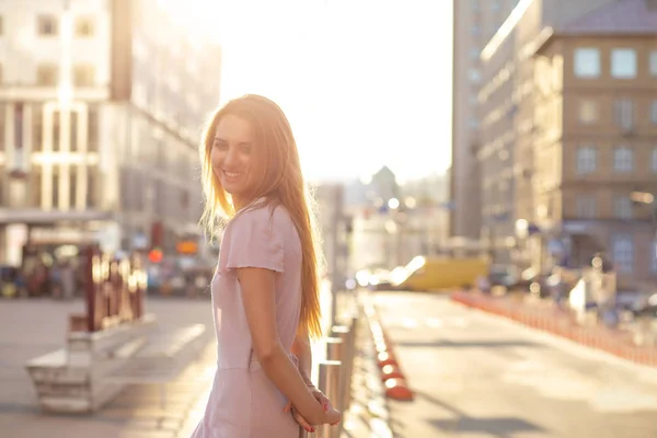 Happy Blonde Model Posing Street Rays Sun Street Style Concept — Stock Photo, Image