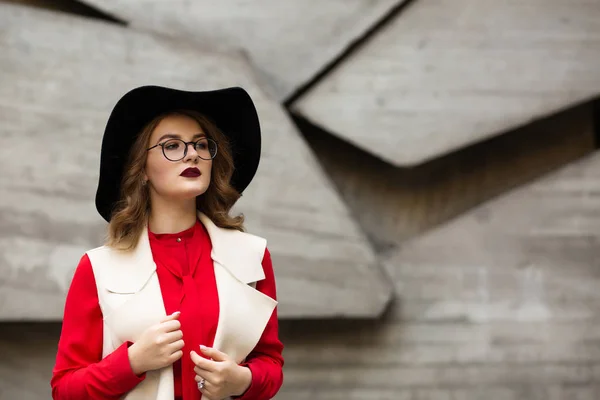 Fashionable Dressed Young Woman Red Lips Wearing Blouse Hat Glasses — Stock Photo, Image